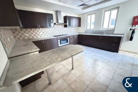 Снять в аренду виллу в Dubai Sports City, Дубай, ОАЭ 5 спален, 1269м2, № 698294 - фото 9