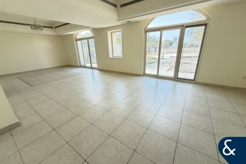 Снять в аренду виллу в Dubai Sports City, Дубай, ОАЭ 5 спален, 1269м2, № 698294 - фото 6