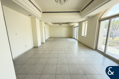 Снять в аренду виллу в Dubai Sports City, Дубай, ОАЭ 5 спален, 1269м2, № 698294 - фото 5