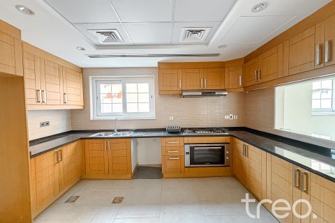 Villa zur Miete in Jumeirah Park, Dubai, VAE 5 Schlafzimmer, 435.62 m2 Nr. 741129 - Foto 5
