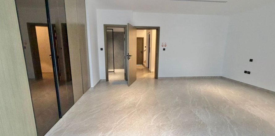 Villa in Dubai, VAE: 4 Schlafzimmer, 160 m2 Nr. 708116