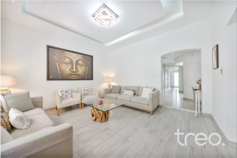 Villa en venta en The Lakes, Dubai, EAU 3 dormitorios, 281.87 m2 № 741046 - foto 23
