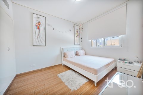 Villa en venta en The Lakes, Dubai, EAU 3 dormitorios, 281.87 m2 № 741046 - foto 10