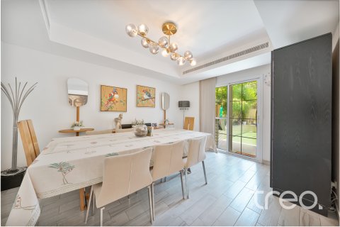 Villa en venta en The Lakes, Dubai, EAU 3 dormitorios, 281.87 m2 № 741046 - foto 22