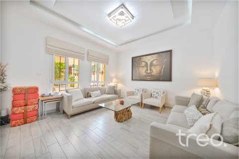 Villa en venta en The Lakes, Dubai, EAU 3 dormitorios, 281.87 m2 № 741046 - foto 24