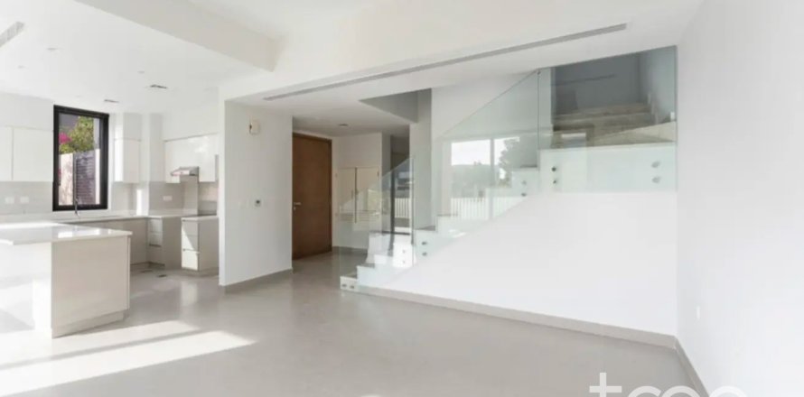 Adosado en Dubai Hills Estate, Dubai, EAU 5 dormitorios, 254.09 m² № 741052