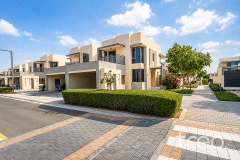 Adosado en venta en Dubai Hills Estate, Dubai, EAU 5 dormitorios, 254.09 m2 № 741052 - foto 11