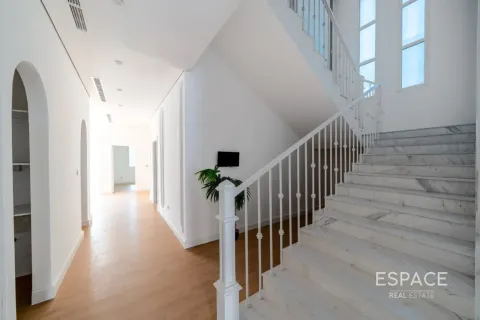 Vila u Al Furjan, Dubai, UAE 7 spavaćih soba, 595 m2 Br. 737765 - fotografija 7