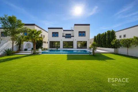 Villa in Jumeirah Park, Dubai, VAE: 3 Schlafzimmer, 334 m2 Nr. 737768