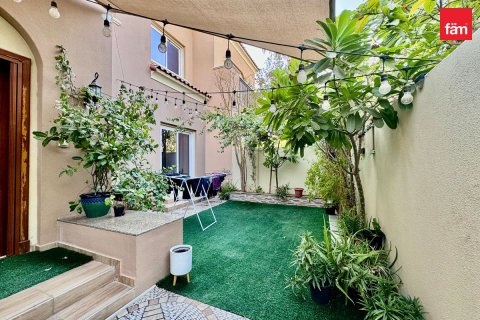 Villa en venta en Dubai, EAU 4 dormitorios, 180.7 m2 № 758386 - foto 2