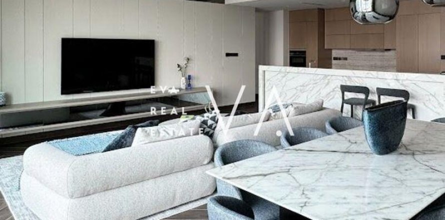 דירה ב Downtown Dubai (Downtown Burj Dubai), Dubai, איחוד האמירויות 2 חדרי שינה, 149.66 מ"ר מספר 637812