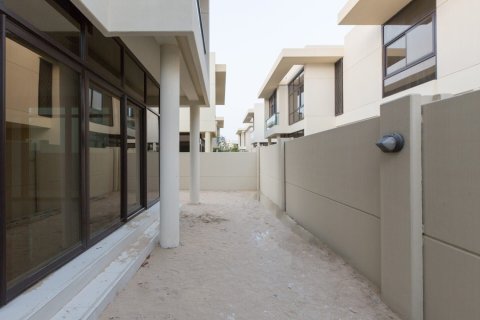 Kuća u nizu u DAMAC Hills (Akoya by DAMAC), Dubai, UAE 3 spavaćih soba, 253 m2 Br. 705192 - fotografija 1