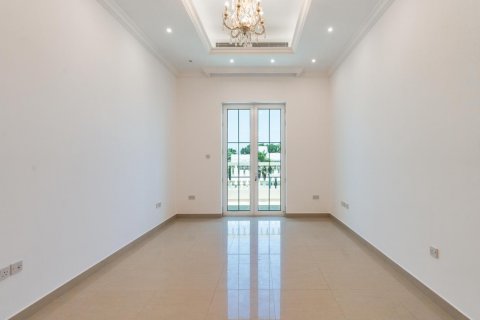 Villa in Jumeirah, Dubai, UAE 5 bedrooms, 872 sq.m. № 635464 - photo 17