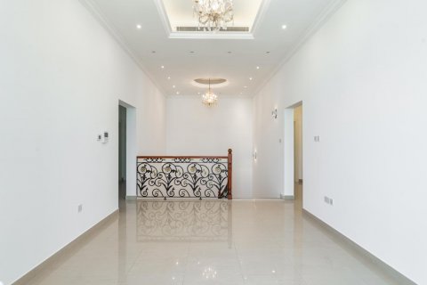 Villa in Jumeirah, Dubai, UAE 5 bedrooms, 872 sq.m. № 635464 - photo 18