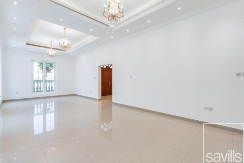 Villa in Jumeirah, Dubai, UAE 5 bedrooms, 872 sq.m. № 635464 - photo 9