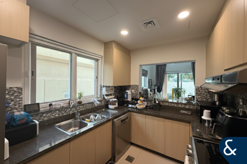 Müüa villa asukohaga Dubai Land, Dubai, AÜE: 3 magamistoaga, 244 m² Nr 697837 - pilt 12