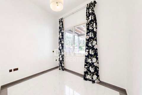 Vila di Dubai Land, UEA 3 kamar tidur, 379.88 m2 nomor 744623 - foto 7