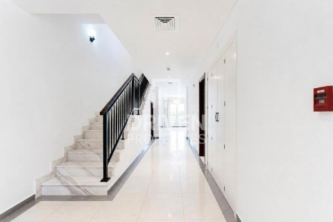 Vila di Dubai Land, UEA 3 kamar tidur, 379.88 m2 nomor 744623 - foto 12