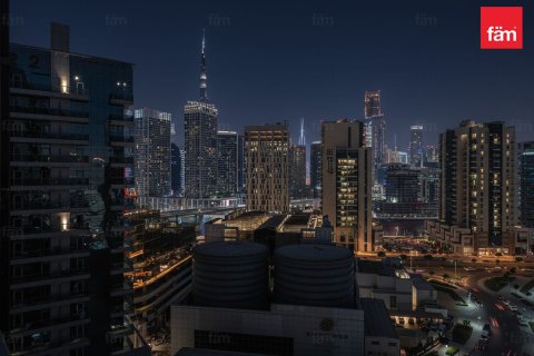 Lägenhet uthyres i Business Bay, Dubai, UAE 1 sovrum, 91 kvm Nr. 696832 - fotografi 16
