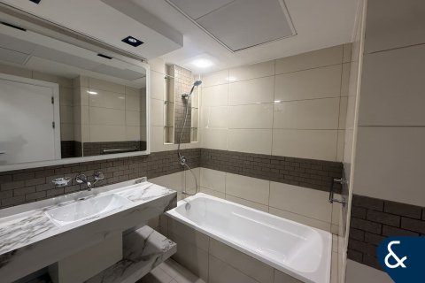 Apartment in Dubai Marina, Dubai, UAE 2 bedrooms, 121 sq.m. № 688773 - photo 19