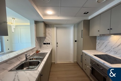 Apartment in Dubai Marina, Dubai, UAE 2 bedrooms, 121 sq.m. № 688773 - photo 5