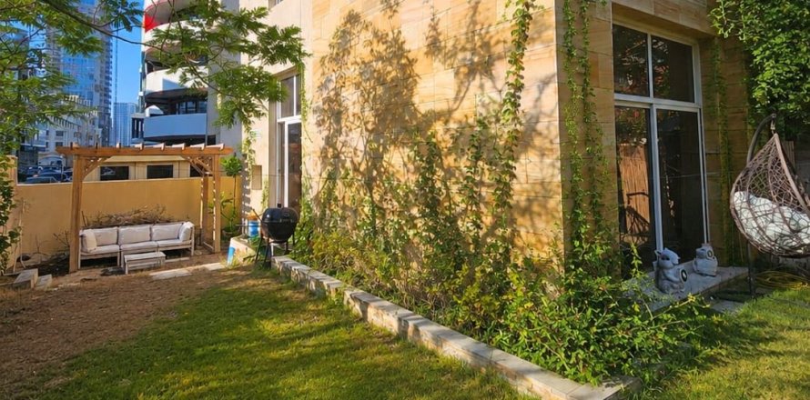Villa à Jumeirah Village Circle, Dubai, EAU: 3 chambres № 735542