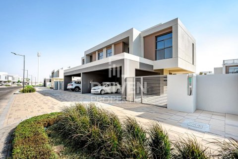 Вилла Dubai South (Dubai World Central), Дубай, БАӘ-да 4 жатын бөлмелер, 306 м² № 654991 - фото 1