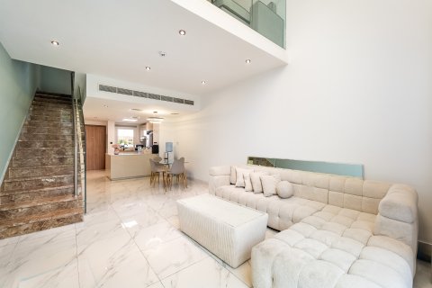 Σπίτι σε Dubai, ΗΑΕ 2 υπνοδωμάτια, 124 τ.μ. Αρ. 701798 - φωτογραφία 2