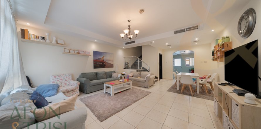 Vilë në Jumeirah Village Circle, Dubai, Emiratet e Bashkuara Arabe 3 dhoma gjumi, 143 m2. № 648146
