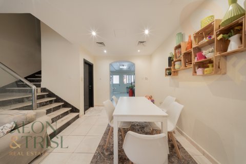 Vilë në Jumeirah Village Circle, Dubai, Emiratet e Bashkuara Arabe 3 dhoma gjumi, 143 m2. № 648146 - Foto 4