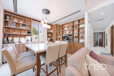 Řadový dům v Mudon, Dubai, SAE 4 ložnice, 280.57 m² Č.: 741081 - fotografie 6
