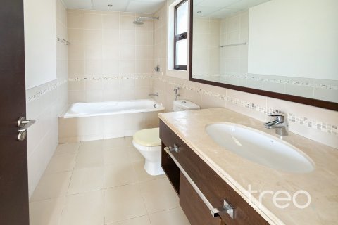 Townhouse in Reem, Dubai, UAE 3 bedrooms, 239.5 sq.m. № 741083 - photo 10