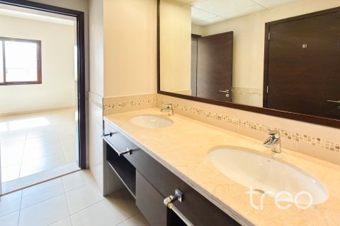 Townhouse in Reem, Dubai, UAE 3 bedrooms, 239.5 sq.m. № 741083 - photo 9