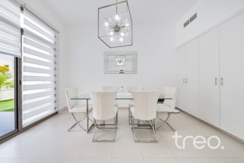 Townhouse in Town Square, Dubai, UAE 4 bedrooms, 227.89 sq.m. № 741084 - photo 12
