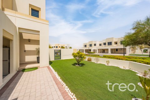 Townhouse in Town Square, Dubai, UAE 4 bedrooms, 227.89 sq.m. № 741084 - photo 2
