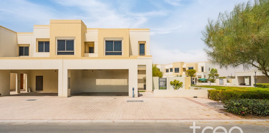 Townhouse in Town Square, Dubai, UAE 4 bedrooms, 227.89 sq.m. № 741084