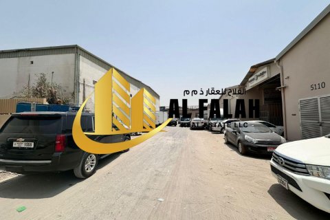 Gudang di Sharjah Industrial Area, UAE 232 meter persegi № 635564 - foto 1