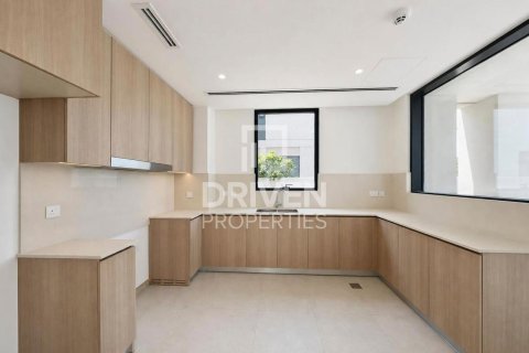 Villa en venta en Arabian Ranches 3, Dubai, EAU 4 dormitorios, 417.51 m2 № 765271 - foto 4