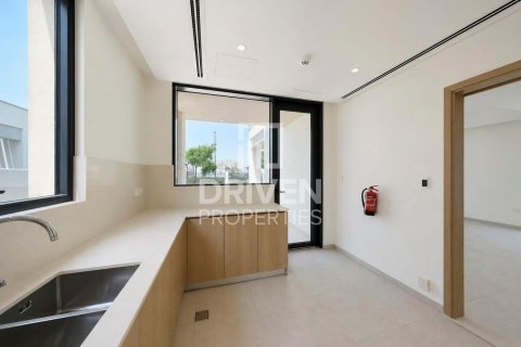 Villa en venta en Arabian Ranches 3, Dubai, EAU 4 dormitorios, 417.51 m2 № 765271 - foto 5