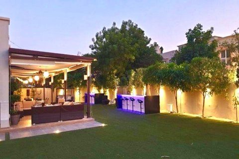 Villa en venta en Dubai, EAU 9 dormitorios, 432 m2 № 696122 - foto 16