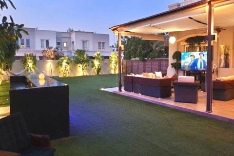 Villa en venta en Dubai, EAU 9 dormitorios, 432 m2 № 696122 - foto 18