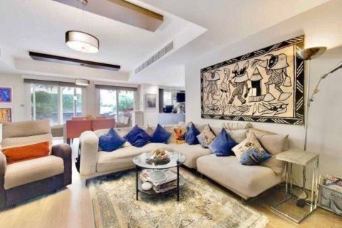 Villa en Dubai, EAU 9 dormitorios, 432 m² № 696122