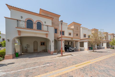 Jumeirah Golf Estates, Dubai, UAE의 판매용 타운하우스 침실 3개, 190.92제곱미터 번호 748693 - 사진 2