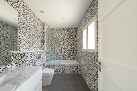 Jumeirah Golf Estates, Dubai, UAE의 판매용 타운하우스 침실 3개, 190.92제곱미터 번호 748693 - 사진 12