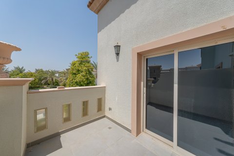 Jumeirah Golf Estates, Dubai, UAE의 판매용 타운하우스 침실 3개, 190.92제곱미터 번호 748693 - 사진 10