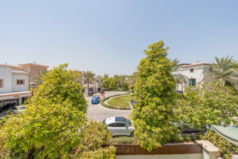 Jumeirah Golf Estates, Dubai, UAE의 판매용 타운하우스 침실 3개, 190.92제곱미터 번호 748693 - 사진 4