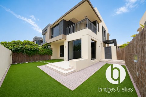 Villa in Dubai Hills Estate, UAE 5 bedrooms, 277 sq.m. № 721294