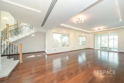 Jumeirah Park, Dubai, संयुक्त अरब अमीरात में विला, 4 बेडरूम, 455 वर्ग मीटर, संख्या 661172 - फ़ोटो 2