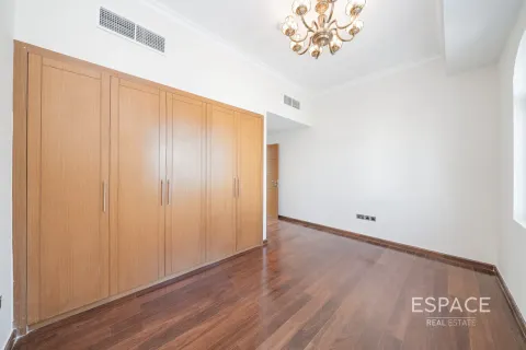 Jumeirah Park, Dubai, संयुक्त अरब अमीरात में विला, 4 बेडरूम, 455 वर्ग मीटर, संख्या 661172 - फ़ोटो 13