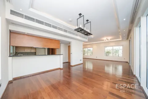 Jumeirah Park, Dubai, संयुक्त अरब अमीरात में विला, 4 बेडरूम, 455 वर्ग मीटर, संख्या 661172 - फ़ोटो 4